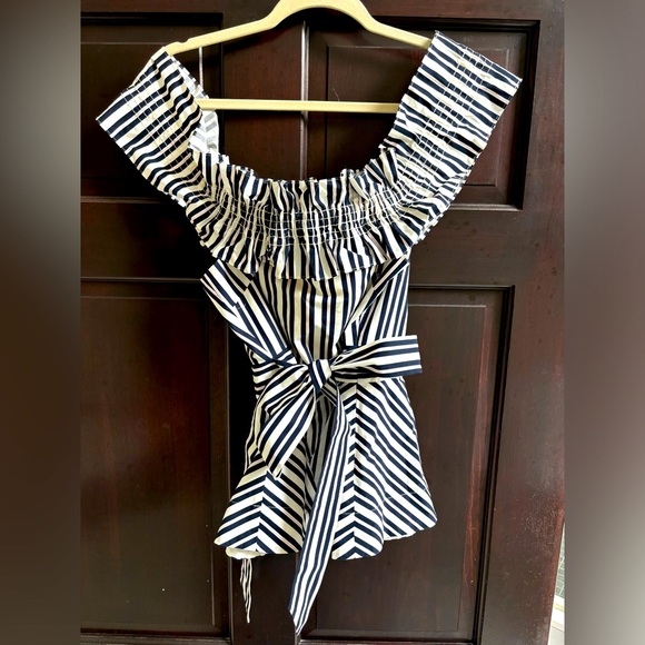 Kate spade size 8 striped light weight but good structure belted top - Picture 1 of 4